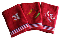 Set essuie-mains rouge basque différentes broderies, idéal pour déco cuisine Biarritz
