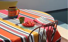 Nappe satinée anti-taches tombé fluide et élégant