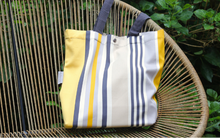 Sac souple en toile rayée en sortie quotidienne