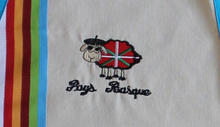 Tablier taille enfant avec broderie ludique du mouton basque idéal pour petit chef en herbe