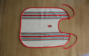 BAVOIR « CRUSTACÉ » Rouge et vert - 2 broderies