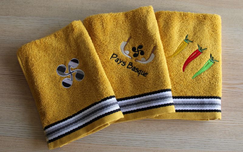 ESSUIE-MAIN CARRÉ - Jaune tournesol