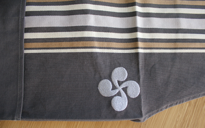 TABLIER "GRIS" - Croix basque