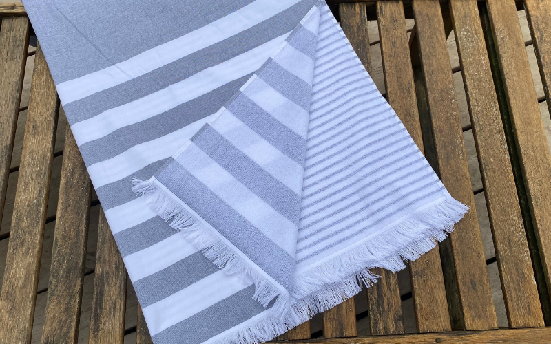 FOUTAS À FRANGES - DOUBLE FACE - 4 coloris